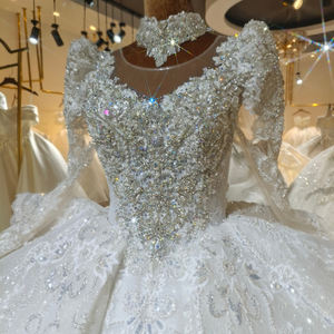 LSML025 Vestido de Novia Vintage con Brillo, Manga Regular, Plisado, Estilo Sirena Trompeta, Sin Espalda, Cola Capilla, Apliques Modernos - Product Image 4