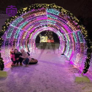 Charmants arches lumineuses décoratives pour l'entrée des fêtes de Noël et du carnaval, et l'éclairage extérieur des allées de parc - Product Image 2