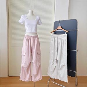 Pantaloni <span class=keywords><strong>Cargo</strong></span> blu da <span class=keywords><strong>donna</strong></span> 2025 estivi sottili stile americano sport paracadutista ad asciugatura rapida Casual pantaloni elasticizzati vita alta a metà piatto - Product Image 2