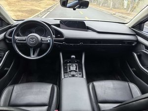<span class=keywords><strong>Mazda</strong></span> <span class=keywords><strong>3</strong></span> Axela Sedán 2.0L Automático 100-150CV Usado <span class=keywords><strong>2021</strong></span>, Asientos Oscuros, Bajo Kilometraje, Emisión Euro VI, Listo para Envío, Volante a la Izquierda, R18 - Product Image 5