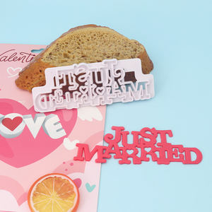 Juego de Cortadores de Galletas de Matrimonio Recién Casados, Plástico Ecológico, Apto para Lavavajillas y Microondas, Forma de Dibujos Animados - Product Image 2