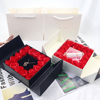 AYOYO Saint Valentin Offre Spéciale 16 Roses Carré Double Porte Boîte à Bijoux Saint Valentin Boîte Cadeau Plantes ornementales