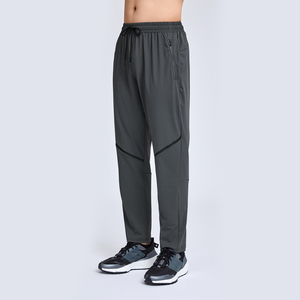 Pantalon de jogging à rayures réfléchissantes avec logo personnalisé respirant à séchage rapide Pantalon de survêtement pour homme Pantalon de survêtement en nylon - Product Image 5