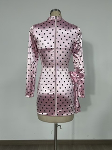 LS2596 <span class=keywords><strong>Robe</strong></span> de soirée à col en V profond pour <span class=keywords><strong>femme</strong></span> <span class=keywords><strong>Robe</strong></span> élégante à <span class=keywords><strong>pois</strong></span> <span class=keywords><strong>Robe</strong></span> décontractée froncée avec décorations florales 3D - Product Image 4