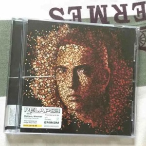 Álbum en CD Relapse de Eminem, una obra maestra icónica del hip-hop para fanáticos y coleccionistas - Product Image 1