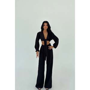 Conjunto de traje Adelina negro con lazo para mujer - Product Image 3