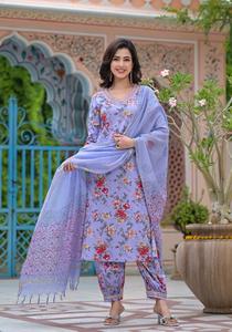 Kurti pent dupatta สำหรับสวมใส่ปกติดีไซเนอร์ใหม่ที่ทันสมัย