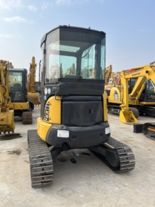 รถขุดขนาดเล็ก KOMATSU PC35MR แบบตีนตะขาบ น้ำหนัก 3.5 ตัน พร้อมบุ้งขุดขนาด 0.2 ลูกบาศก์เมตร เครื่องยนต์ Cummins มือสอง - Product Image 3