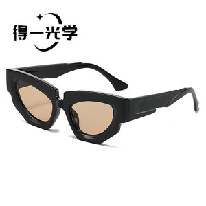 แว่นกันแดดทรงแคทอาย UV400 แฟชั่นสตรีป้องกันแสงแดดสไตล์สตรีท - Product Image 3