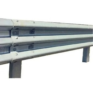 Tráfico en carretera Productos de seguridad vial Barandillas galvanizadas Thrie-Beam Barandillas de metal duraderas - Product Image 5