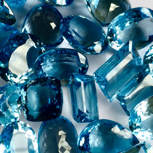 Topacio Azul Natural de Calidad Superior, Tratado Térmicamente, 400.00CTS, Formas y Tamaños Variados, Gemas Sueltas al por Mayor para Joyería Artesanal - Product Image 1