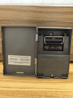 Caja de Desconexión Industrial de CA de 2 Polos con Apertura Lateral HC, 30A con Fusible, 120/240V, CUL, Impermeable, 3R, de Acero, con Luz Indicadora y Interruptores de Fusible Surtido