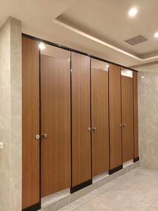 Cloisons de toilettes de douche de vestiaire commercial phénolique résistant à l'eau - Product Image 3