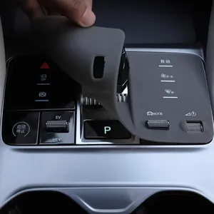 แผ่นรองซิลิโคนคอนโซลกลางสำหรับรถยนต์ BYD Song PLUS EV/DM-i Intelligent Driving รุ่นปี 2025 อุปกรณ์ตกแต่งรถยนต์ - Product Image 5