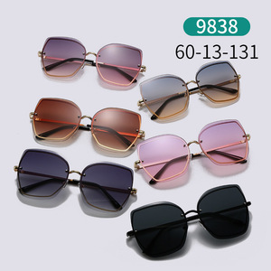 Women's <b>Oversized</b> <b>Sunglasses</b> Metal Frame UV400 Protection Travel Fashion Outfits - Product Image 3