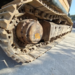 Excavatrice sur chenilles d'occasion Hyundai 520L-9VS pour travaux de terrassement et miniers, peinture d'origine importée, godet de 0,8 m, 52 tonnes, moteur et boîte de vitesses. - Product Image 5