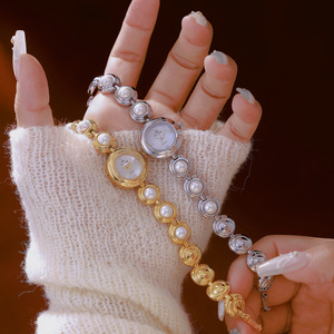 Reloj de Pulsera de Cuarzo con Cadena de Perlas Elegante y Vintage para Mujer, con Esfera Redonda Delicada, Reloj de Joyería de Moda de Lujo para Uso Diario - Product Image 1