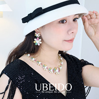 Set Kalung Daisy Pastel Nan Unik dengan Anting Mutiara Kerang dan Kristal Berbentuk Bunga