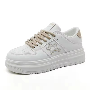 Nouvelles baskets sportives pour femmes 2026 à semelle épaisse, respirantes, à lacets, antidérapantes, pour le printemps, l'automne et l'été, idéales pour les loisirs et les étudiants - Product Image 1
