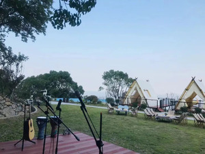 Outdoor china camping escursionismo tourist A frame <span class=keywords><strong>struttura</strong></span> in legno piramide piccola piccola casa glamping tenda tipi per 2 uomini - Product Image 2