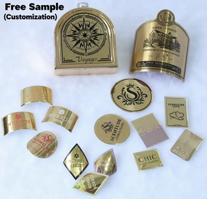 Yüksek kalite profesyonel tasarım altın ve gümüş kabartmalı Metal alüminyum etiket dayanıklı parfüm şişesi moda etiketi - Product Image 1