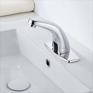 Grifo de Lavabo Moderno Monomando con Rociador Extraíble, Válvula Cerámica, Montaje en Cubierta, Un Solo Orificio 5.0-6.9in - Product Image 4
