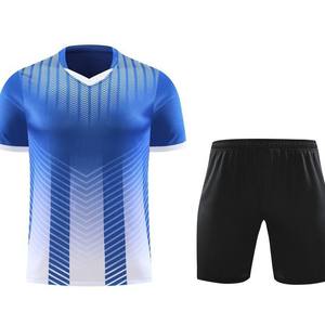 Tissu colorant et vêtements d'entraînement imprimés par sublimation hommes femmes vêtements de football à manches courtes personnalisés fabriqués à la source - Product Image 1