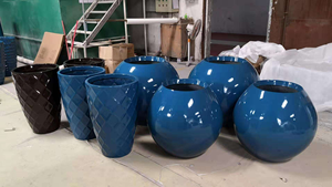 Grands pots à fleurs en fibre de verre pour l'intérieur et l'extérieur, écologiques avec trou de drainage, design moderne - Product Image 5