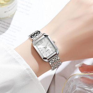 Orologio da donna di lusso leggero e di nicchia, popolare per lo streaming live, in lega, alla moda, rettangolare, con movimento al quarzo e lancette multipli - Product Image 2