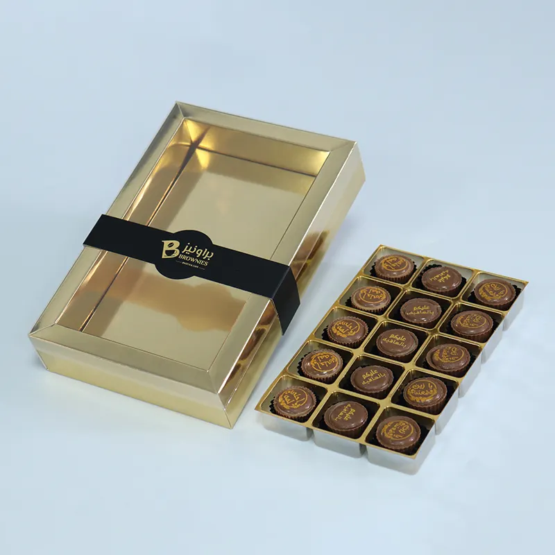 Fornitore di marca personalizzata cioccolato Dessert regalo scatola di carta con finestra di carta oro carta di imballaggio scatola regalo con vassoio di plastica per il cibo
