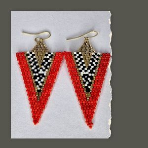 Boucles d'oreilles pendantes bohèmes plaquées or 24 carats, style tendance et nouveau, entièrement faites à la main - Design géométrique personnalisable pour femmes modernes - Product Image 1