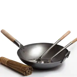 Большая сковорода для вок с деревянной ручкой из углеродистой стали с антипригарным покрытием