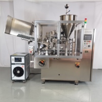 Machine de remplissage et de scellage de tubes pour lotion et crème solaire