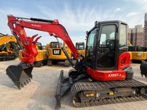 Miniexcavadora Kubota KX057‑4 Usada Importada de Japón, Excavadora Hidráulica de 5.7 Toneladas para Trabajos Agrícolas, Viñedos y Excavación de Zanjas Comunitarias - Product Image 2