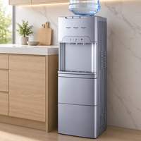 Le distributeur d'eau avec machine à glaçons a une capacité de production quotidienne de 15 kilogrammes et peut fournir de l'eau chaude, froide et des glaçons.