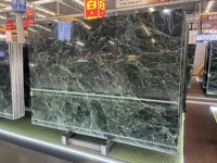 Marbre vert Puradas - Verde Alpi, pierre naturelle de luxe vert foncé à veines prononcées, idéale pour les comptoirs et les murs