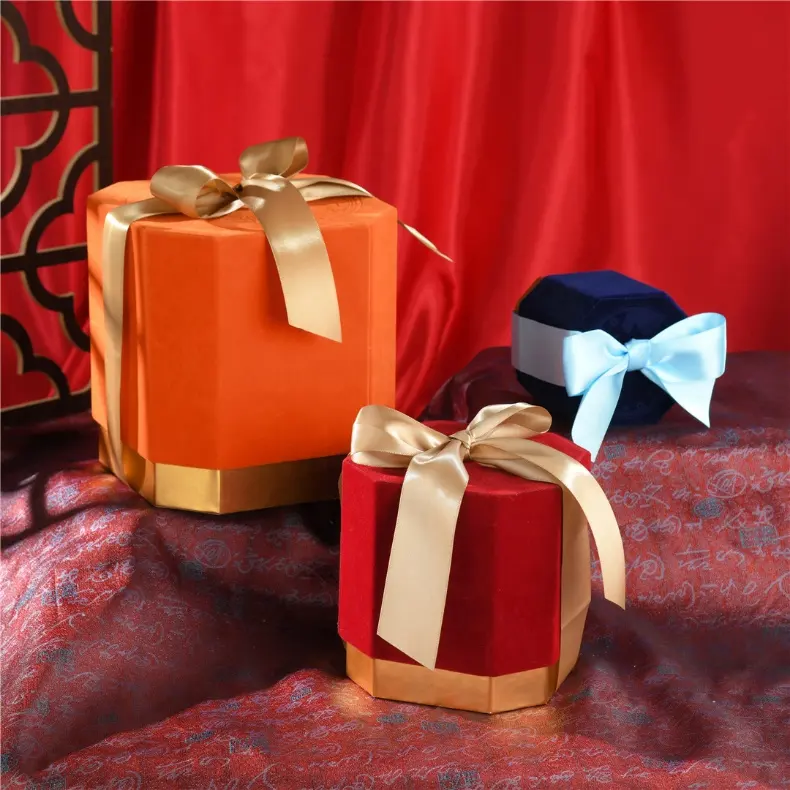 Boîte de mariage en velours souvenir de luxe boîte-cadeau portable boîte d'emballage en papier bonbon rouge avec ruban