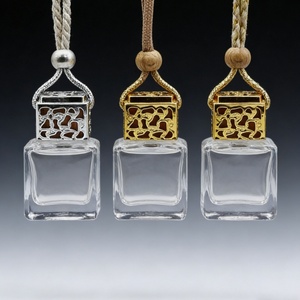 Wholesale High Quality Square Empty Air Freshener <b>Glass</b> <b>Bottle</b> Hanging Car Perfume <b>Bottle</b> <b>With</b> Wooden <b>Lid</b> - Product Image 3