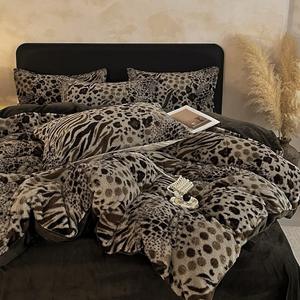 Juego de funda de edredón de felpa de piel de conejo, funda de edredón impresa de tamaño personalizado, fundas de almohada, juego de cama de invierno grueso, venta al por mayor - Product Image 2