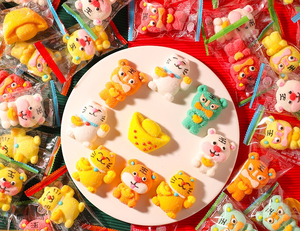 Zucchero filato di marshmallow del fumetto variopinto delizioso di progettazione divertente halal dell'oem per i bambini - Product Image 4