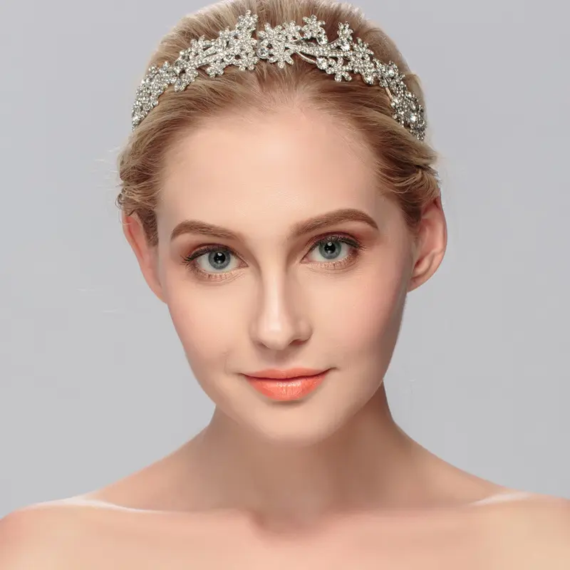 2022 Europe and the United States simple wedding dress headdress rose gold flower diamond retro princess crown