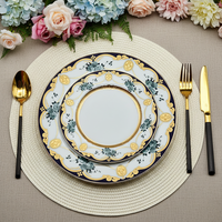 Ensemble de 2 assiettes à dîner de luxe de style européen, dorées et embossées, de 10,5 pouces, avec des assiettes à dessert plates de 7,5 pouces, pour hôtel et maison