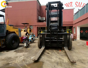 Barato usado Komatsu FD250 carretilla elevadora para la venta - Product Image 1