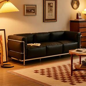 Canapé Lc3 style Bauhaus, cuir entièrement ciré à l'huile, rembourrage en duvet, trois places, canapé rembourré pour salon - Product Image 1