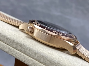 นาฬิกากันน้ำคุณภาพเยี่ยม ขนาด 42 มม. VS Factory 300M Diver สีโรสโกลด์ VSF ตัวเรือนเหล็กกล้า กลไก 8806 หน้าปัดดำดำน้ำ ขนาด 13.7 มม. - Product Image 4