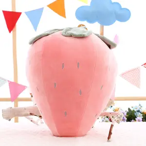 Nouveau jouet en peluche créatif personnalisé en coton fraise simulation ananas fruit oreiller femelle pour les cadeaux d'anniversaire