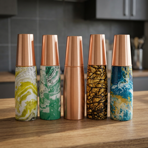 Bouteille d'eau moderne en métal avec couvercle à vis, sans BPA, 100 % cuivre véritable avec couvercle en verre, durable, idéale pour les boissons au bureau - Product Image 1