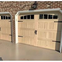 Porte de garage sectionnelle en aluminium sur mesure, taille personnalisée, automatique, double vitrage trempé, vue complète, pour villa résidentielle
