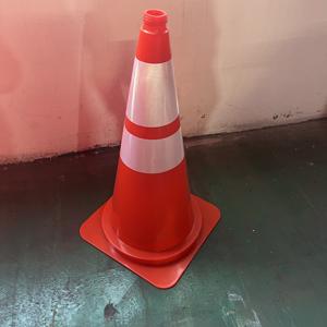Reflektierender PVC-Kunststoff Straßenverkehrssicherheit Flexibler Kegel 75cm Straßenbau-Ausrüstung Kegel - Product Image 5