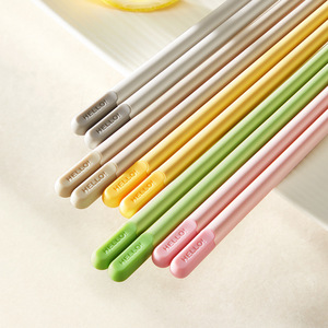 ตะเกียบสไตล์น่ารัก สีมาการอง ทนความร้อนสูง ผลิตจากโลหะผสม สำหรับใช้ในบ้าน - Product Image 1